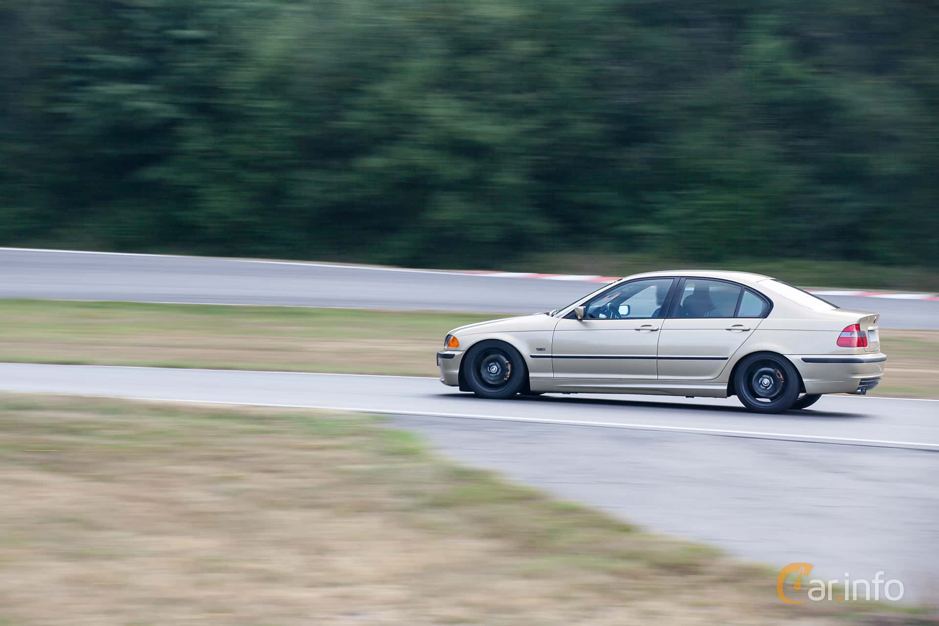 BMW 325i Sedan Automatic, 5-speed