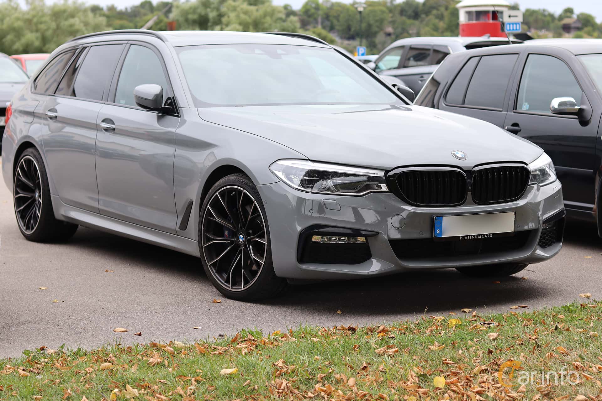 https://s.car.info/image_files/1920/bmw-5-series-touring-front-side-1-1215817.jpg