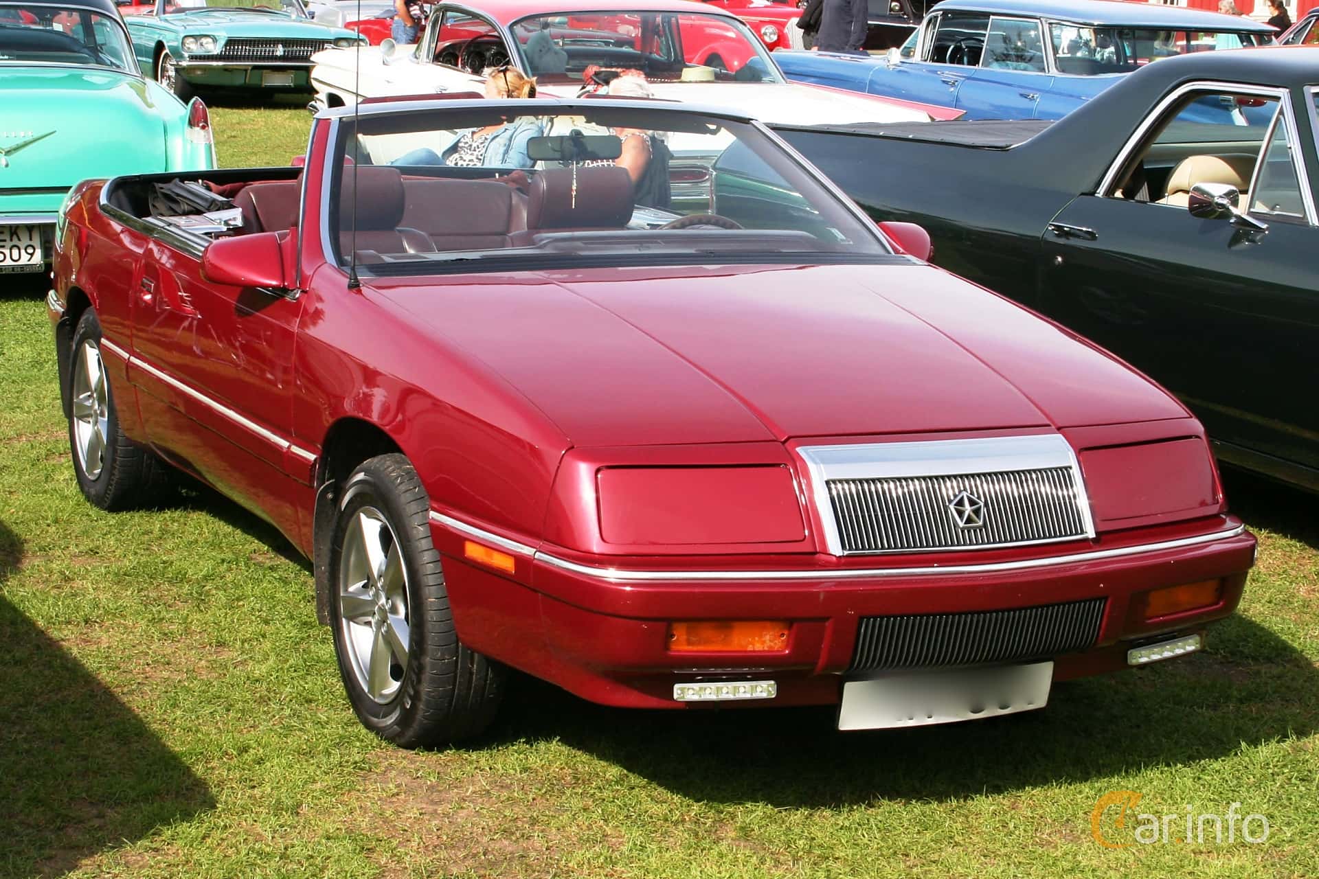 2 images of Chrysler LeBaron Convertible 2.5 Automatic