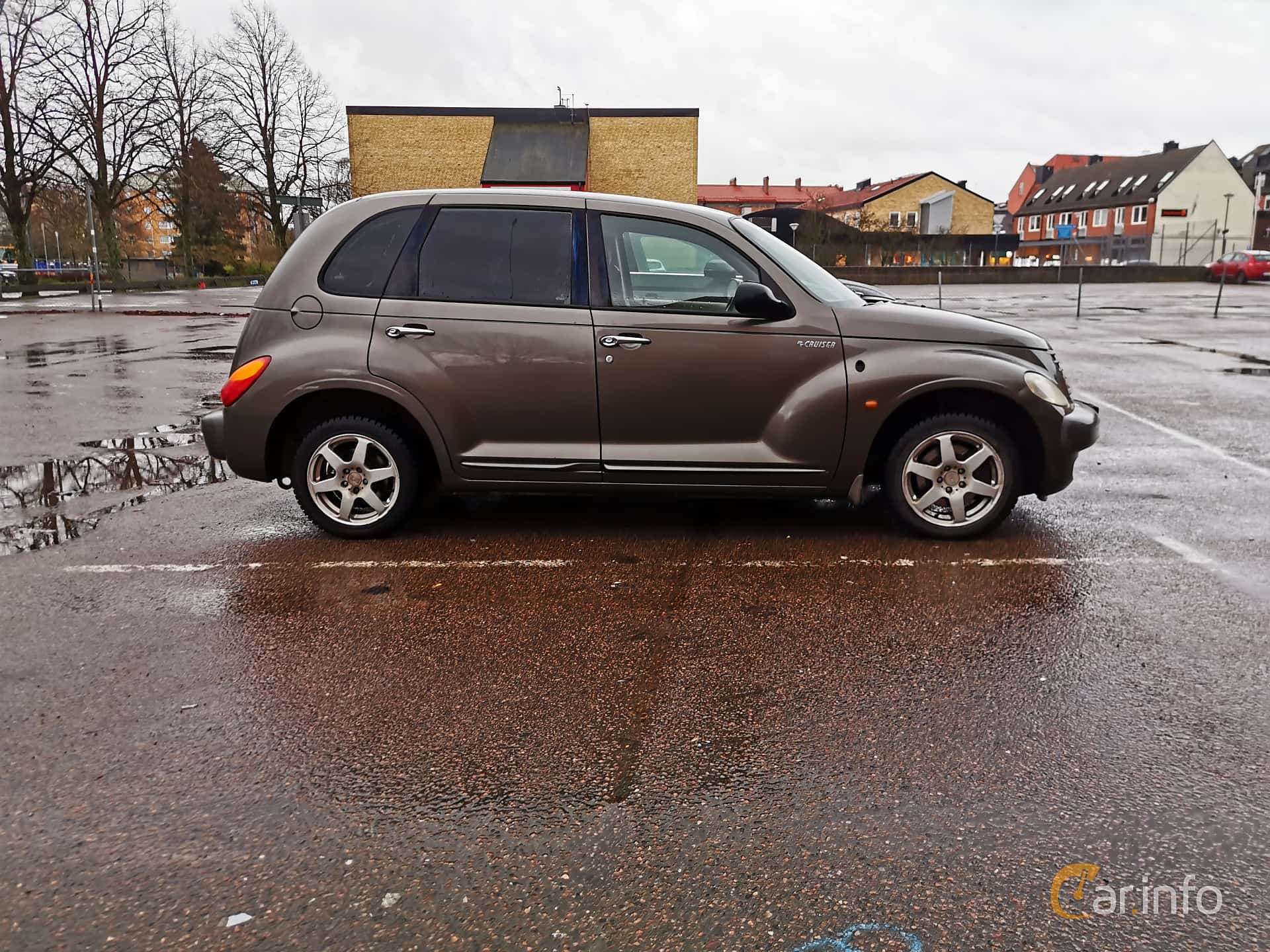 Pt cruiser brown | Travelbayz.com