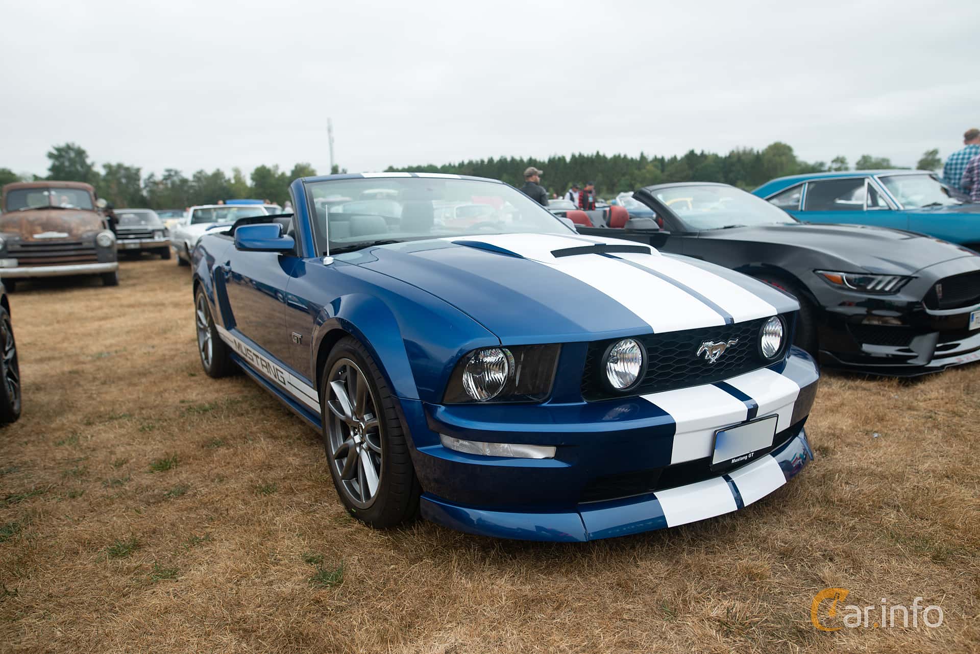 4 Images Of Ford Mustang Gt Convertible Automatic 304hp 2006 By Johanb