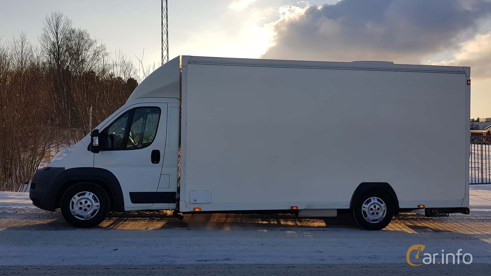 Boxer Cab LPX604 - Peugeot Boxer Chassi Cab 435 3.0 HDi Manuell, 158hk, 2011