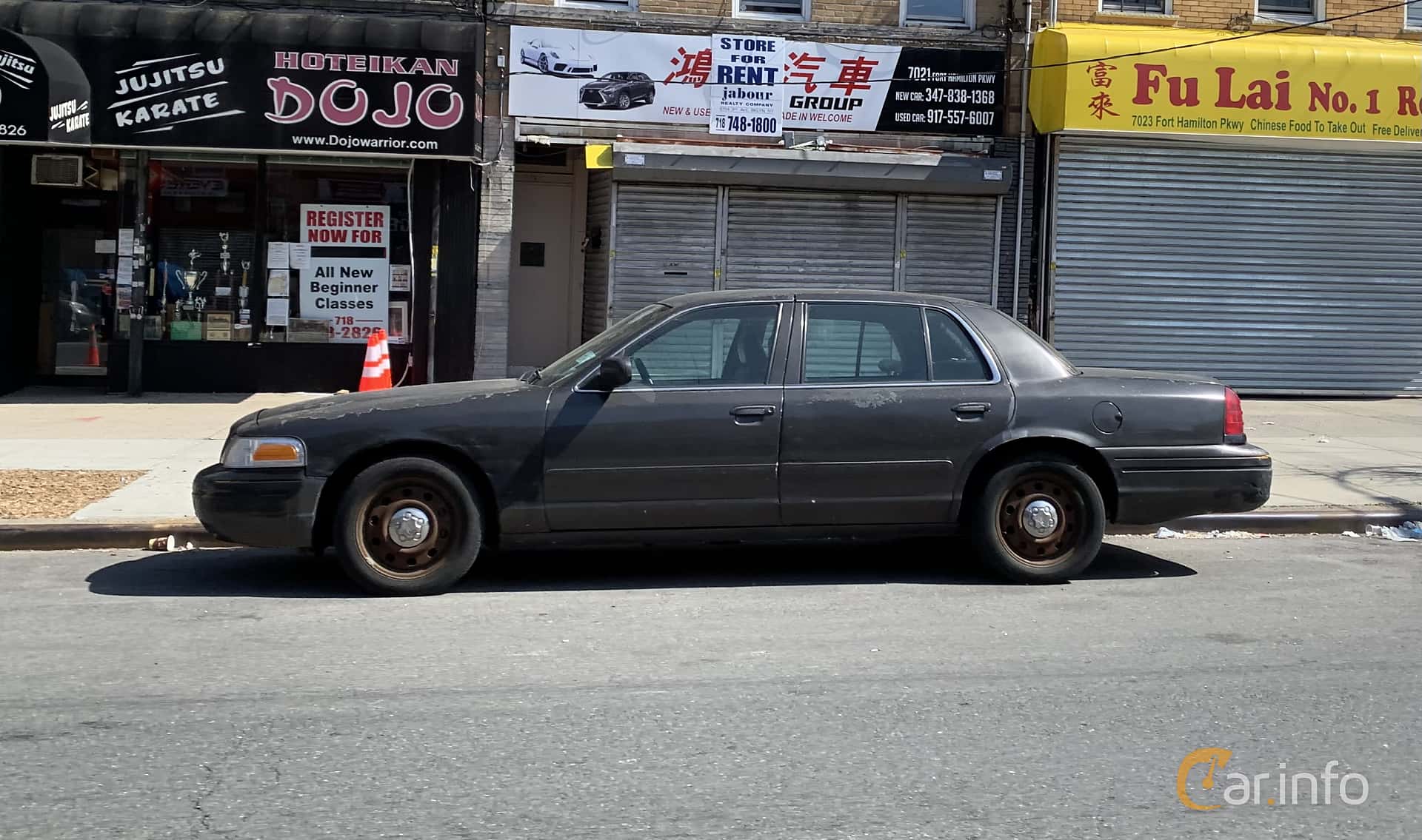 Ford Crown Victoria 4.6 V8 2V SOHC 2nd Generation (EN114), Automatic, 4