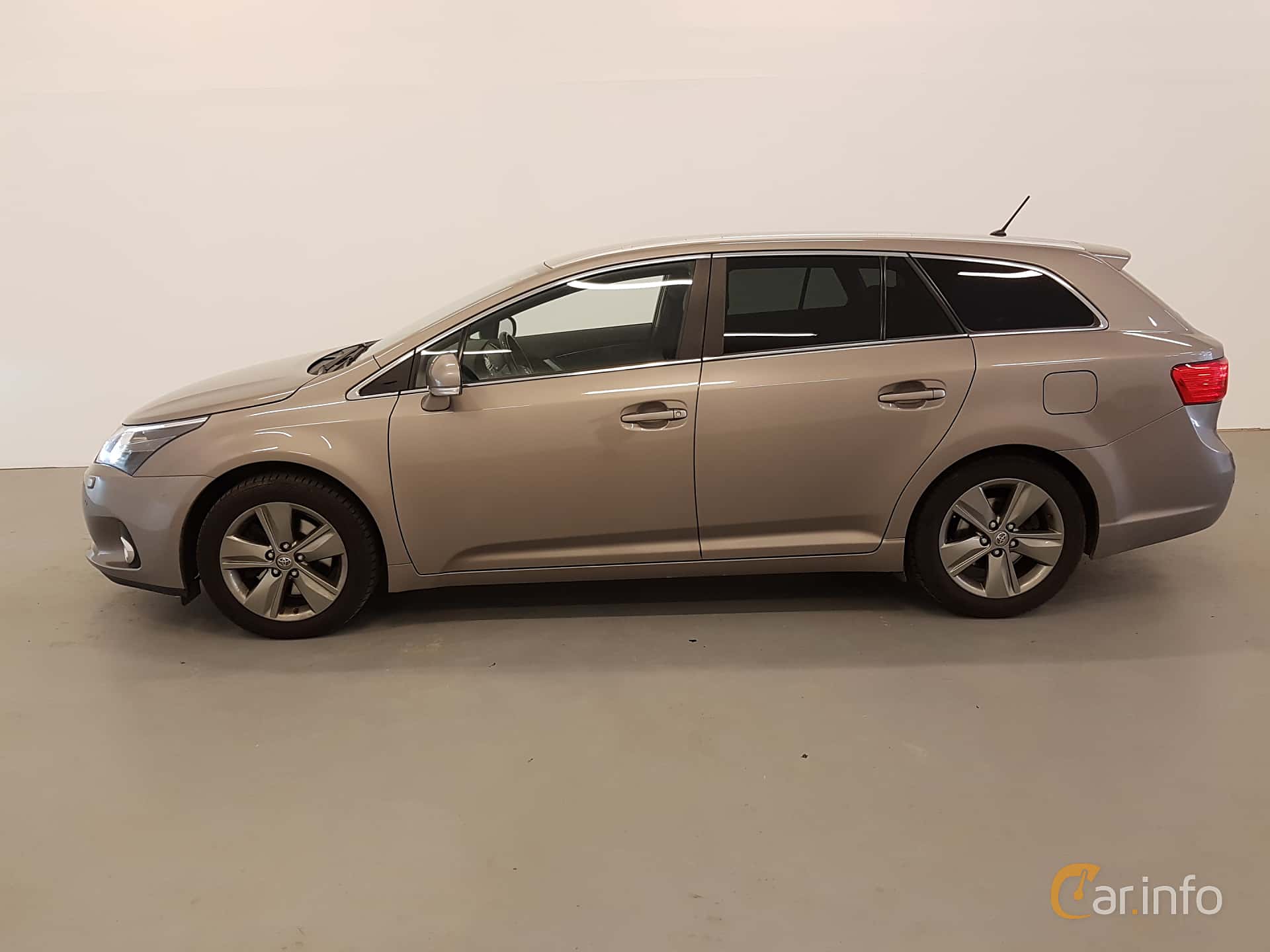 Toyota Avensis Combi generation T27 1st Facelift 2.2 D-4D