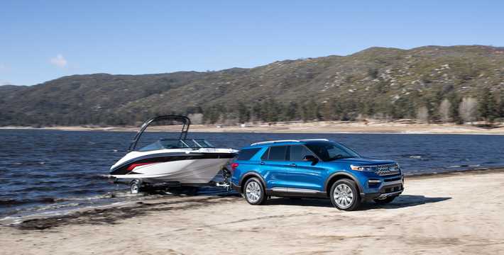 Front/Side  of Ford Explorer Hybrid 4WD SelectShift, 322hp, 2020 