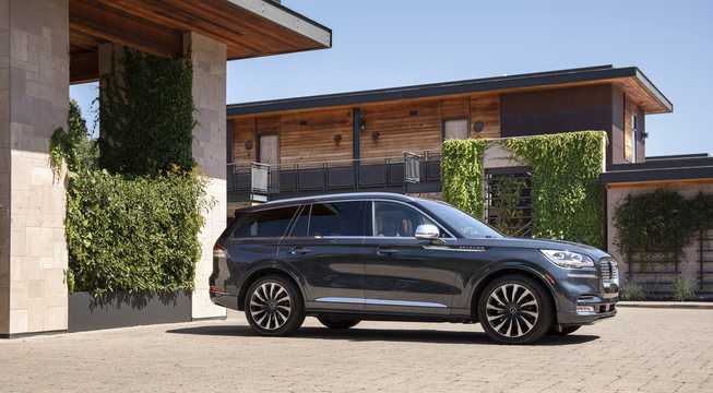 Side  of Lincoln Aviator Grand Touring SelectShift, 501hp, 2020 