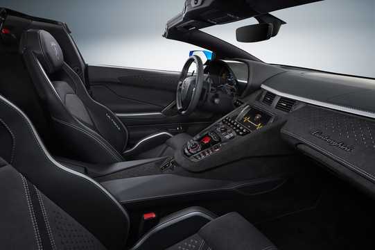 Interiör av Lamborghini Aventador LP 780-4 Ultimae Roadster ISR, 780hk, 2022 