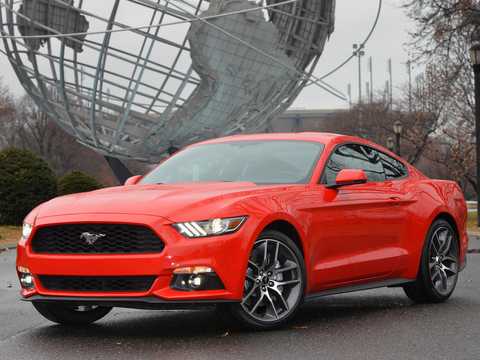 Fram/Sida av Ford Mustang EcoBoost Manuell, 314hk, 2015 