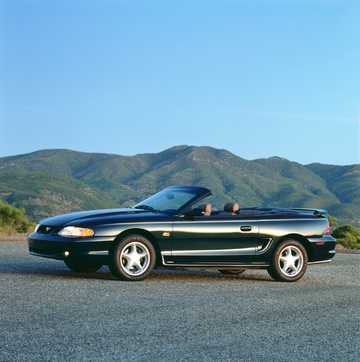Front/Side  of Ford Mustang GT Convertible Automatic, 218hp, 1994 