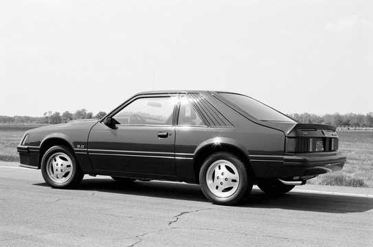 Back/Side of Ford Mustang GT  159hp, 1982 