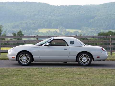 Close-up of Ford Thunderbird 50th Anniversary Cashmere Edition 3.9 V8 Automatic, 284hp, 2005 