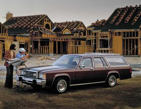 Front/Side  of Ford LTD Wagon 5.0 V8 SelectShift, 131hp, 1979 
