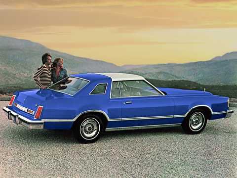 Bak/Sida av Ford LTD II 2-dörrars Hardtop 1977 