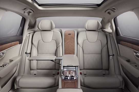 Interior of Volvo S90L T8 TwEn AWD Geartronic, 407hp, 2019 