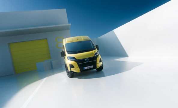 Front  of Opel Movano-E 3.5t, 272hp, 2024 