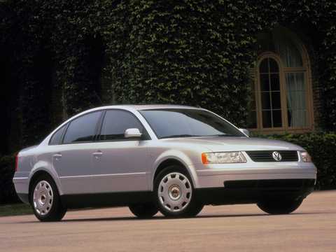 Fram/Sida av Volkswagen Passat (NA) 2.8 V6 TipTronic, 190hk, 1998 