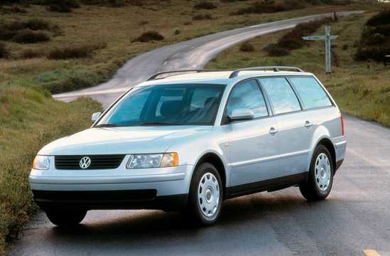 Front/Side  of Volkswagen Passat Wagon (NA) 2.8 V6 syncro TipTronic, 190hp, 1999 