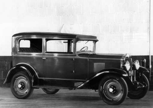 Front/Side  of Chevrolet International Coach 3.2 Manual, 47hp, 1929 