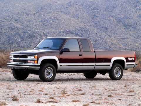 Front/Side  of Chevrolet C/K 2500 Extended Cab 1988 