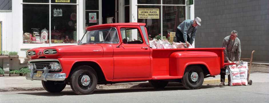 Front/Side  of Chevrolet Apache C10 3.9 137hp, 1961 