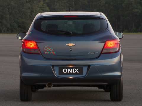 Back of Chevrolet Onix 1.4 E85 Manual, 106hp, 2014 