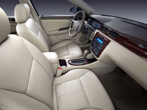 Interior of Chevrolet Impala 3.9 V6 Hydra-Matic, 245hp, 2006 