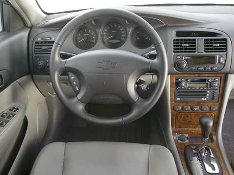 Interior of Chevrolet Evanda 2.0 Automatic, 131hp, 2005 