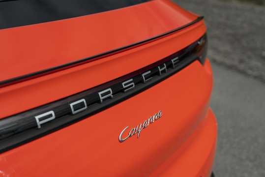 Close-up of Porsche Cayenne Coupé TipTronic S, 340hp, 2020 