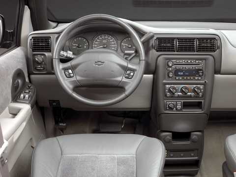 Interior of Chevrolet Venture LWB 3.4 V6 SFI Hydra-Matic, 188hp, 2001 