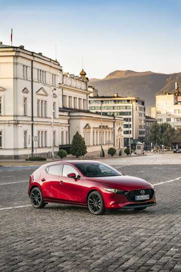 Front/Side  of Mazda 3 Sport 2019 