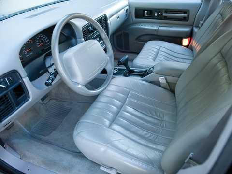 Interior of Chevrolet Impala SS 5.7 V8 Hydra-Matic, 264hp, 1995 