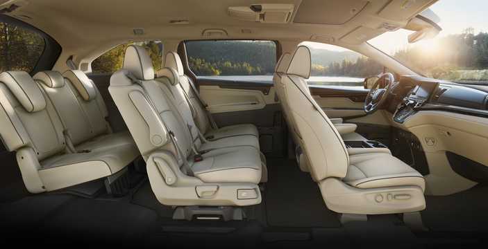 Interior of Honda Odyssey (NA) 3.5 V6 i-VTEC Automatic, 284hp, 2021 
