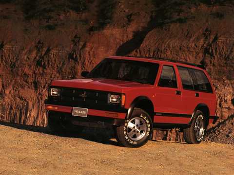 Front/Side  of Chevrolet S-10 4-door Blazer 4.3 V6 TBI 4WD 162hp, 1991 