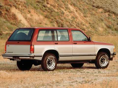 Bak/Sida av Chevrolet S-10 4-dörrars Blazer 4.3 V6 TBI 4WD 162hk, 1991 