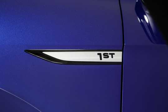 Close-up of Volkswagen ID.4 Pro Performance, 204hp, 2021 