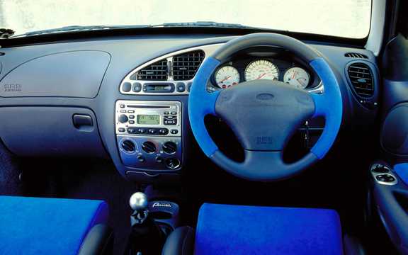 Interiör av Ford Racing Puma Manuell, 155hk, 2001 