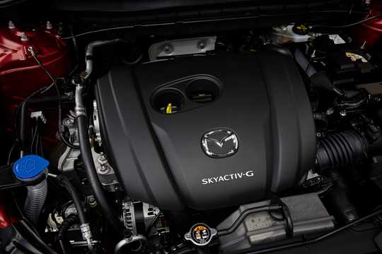 Motorutrymme av Mazda CX-5 2021 