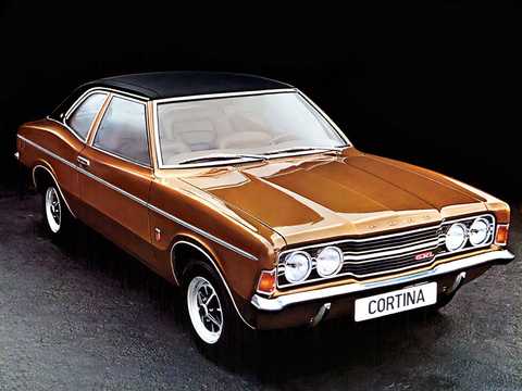 Front/Side  of Ford Cortina 2000 2-door 2.0 Manual, 98hp, 1971 