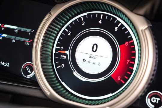 Närbild av Aston Martin DB11 5.2 V12 Automatisk, 608hk, 2017 