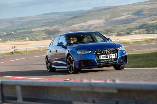 Front/Side  of Audi RS 3 Sportback 2.5 TFSI quattro S Tronic, 367hp, 2015 