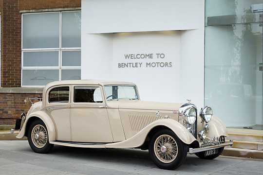 Front/Side  of Bentley 3.5 Litre Sports Saloon 3.7 Manual, 111hp, 1933 