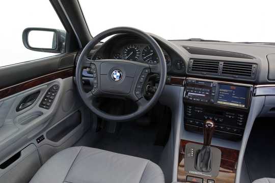 Interior of BMW 750iL Automatic, 326hp, 1999 