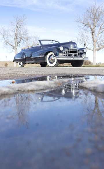 Front/Side  of Cadillac Sixty-Two Convertible Club Coupé 5.7 V8 Hydra-Matic, 152hp, 1946 