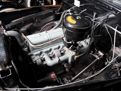 Engine compartment  of Chevrolet Fleetmaster Sport Coupé 3.5 Manual, 91hp, 1947 