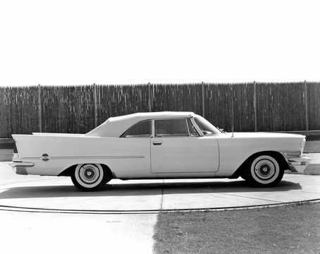 Sida av Chrysler 300C Convertible 1957 