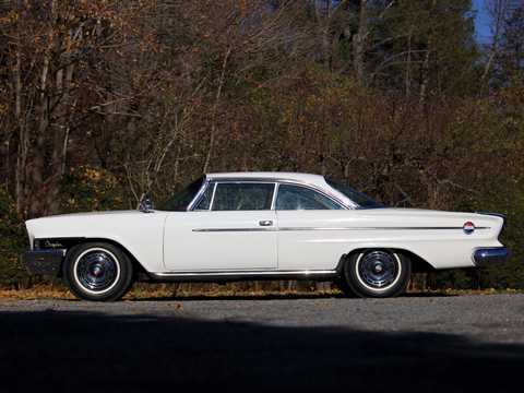 Side  of Chrysler 300H Hardtop 1962 