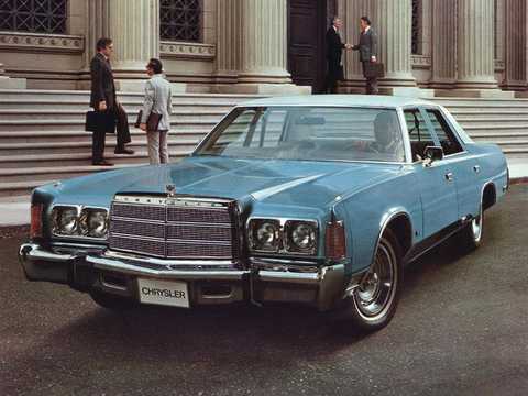 Front/Side  of Chrysler Newport Sedan 1977 