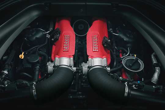 Motorutrymme av Ferrari California T 3.9 V8  DCT, 560hk, 2016 