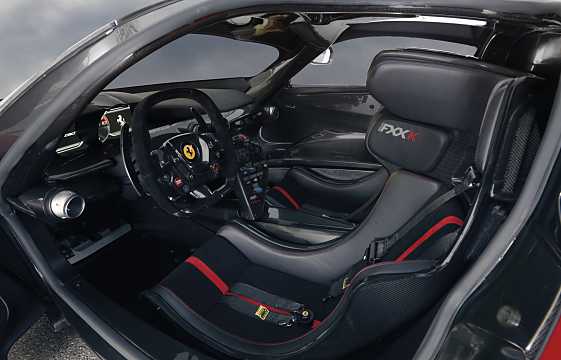Interiör av Ferrari FXX-K 6.3 V12 DCT, 1050hk, 2015 