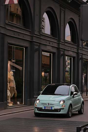 Front/Side  of Fiat 500 2014 
